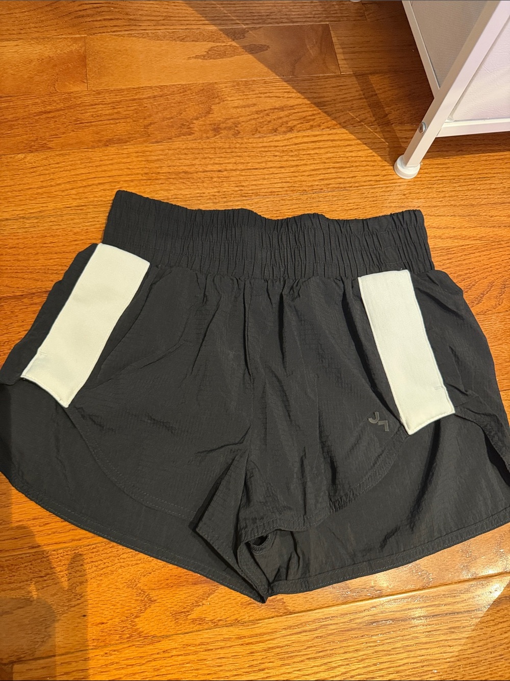 JoyLab Black Athletic Shorts with Cream Pocket Panels